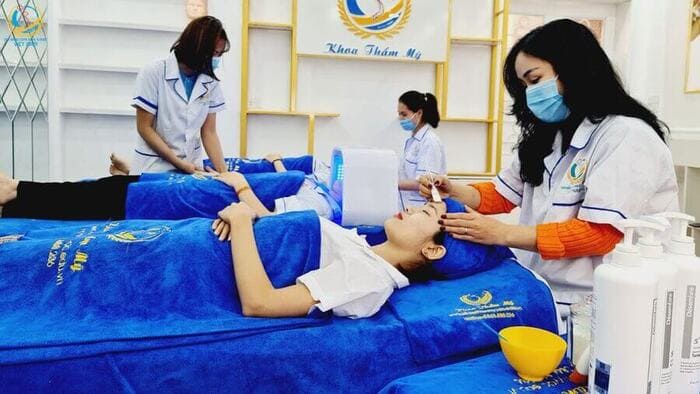 thông báo tuyển sinh trung cấp chăm sóc sắc đẹp