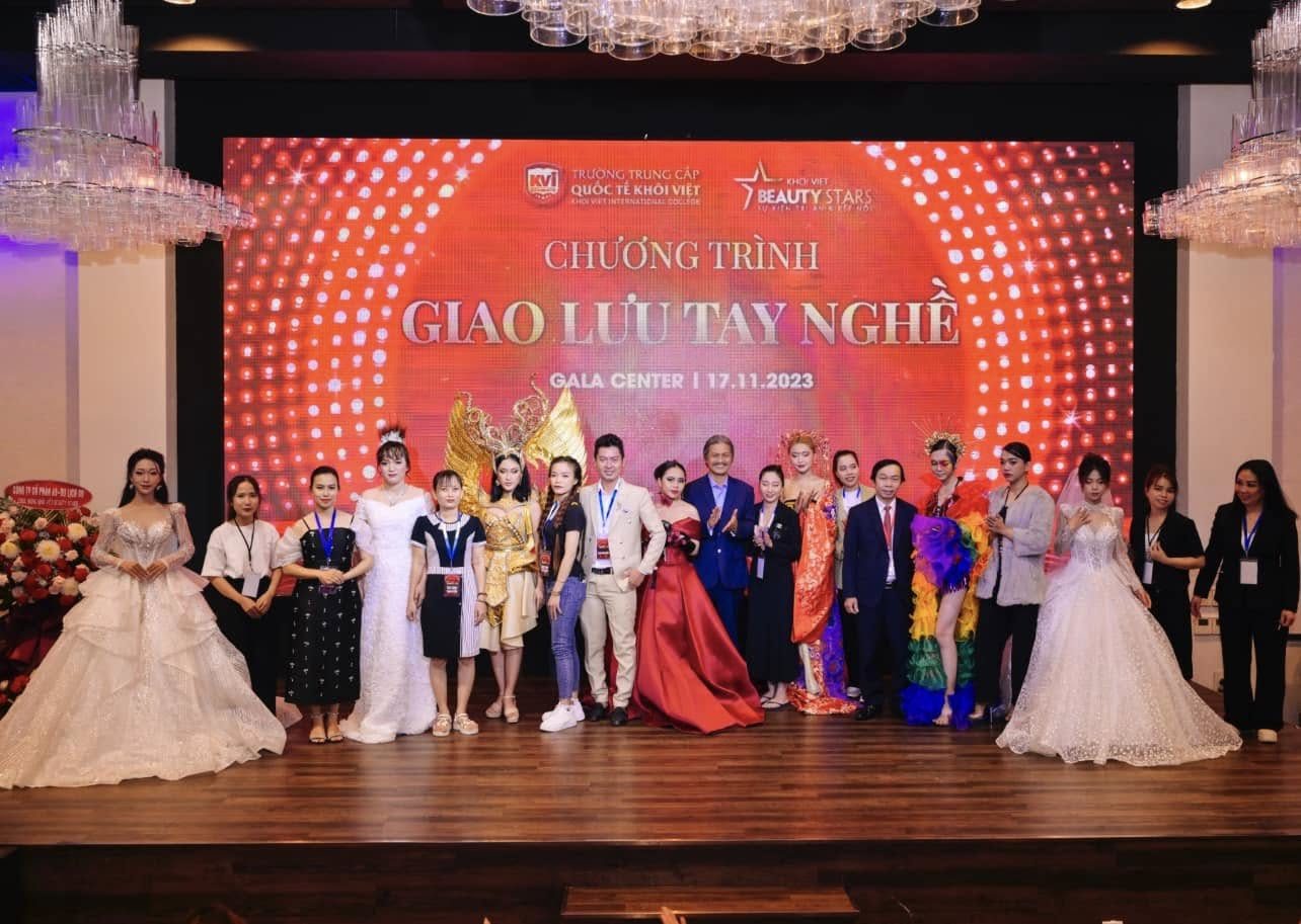 Màn hình sân khấu chương trình Giao lưu tay nghề tại Gala Center ngày 17/11/2023