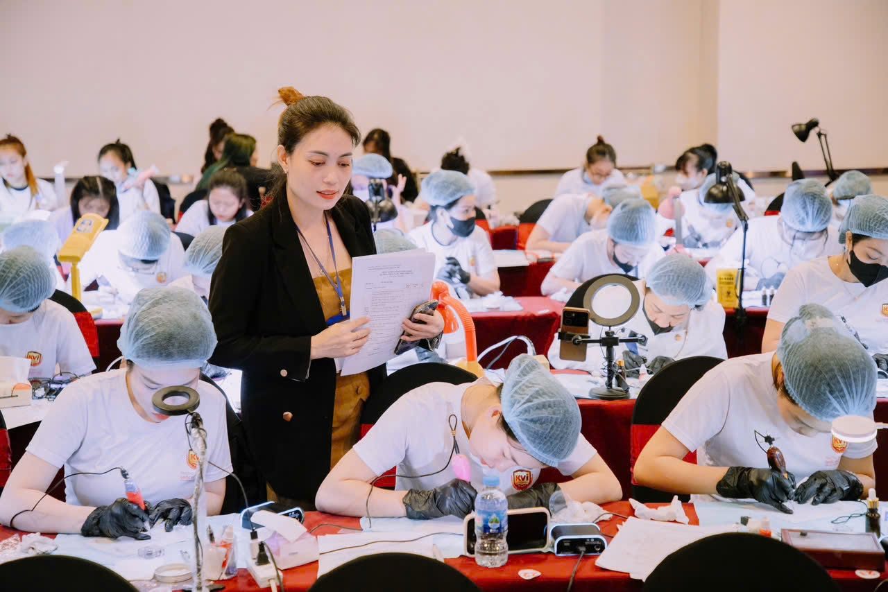 Học viên tập trung hoàn thiện bài thi