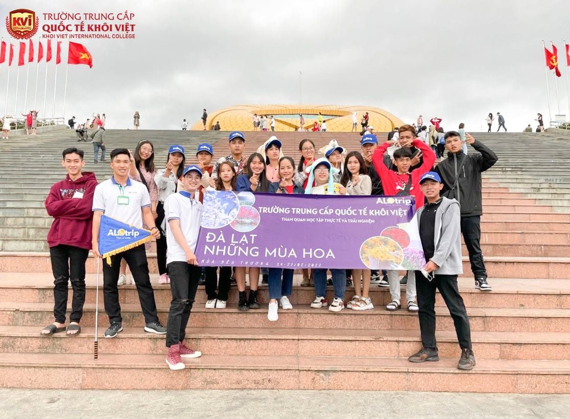 Đoàn học sinh Khôi Việt tại Đà Lạt