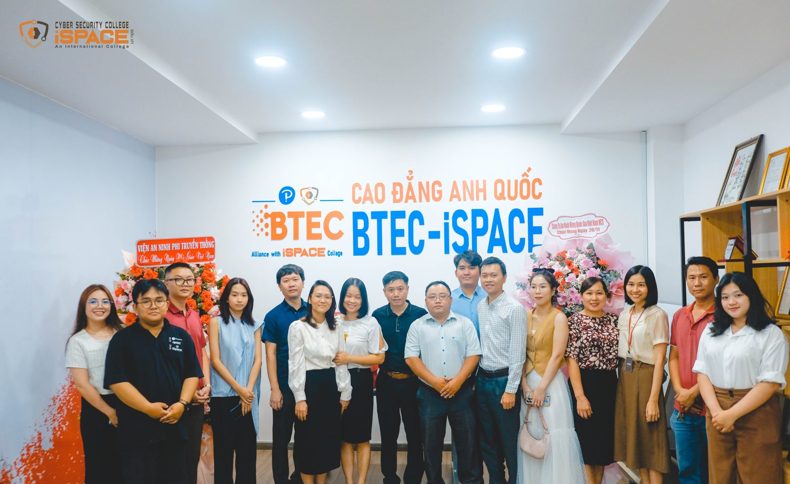Tập thể tại cơ sở Cao đẳng Anh Quốc BTEC-iSPACE