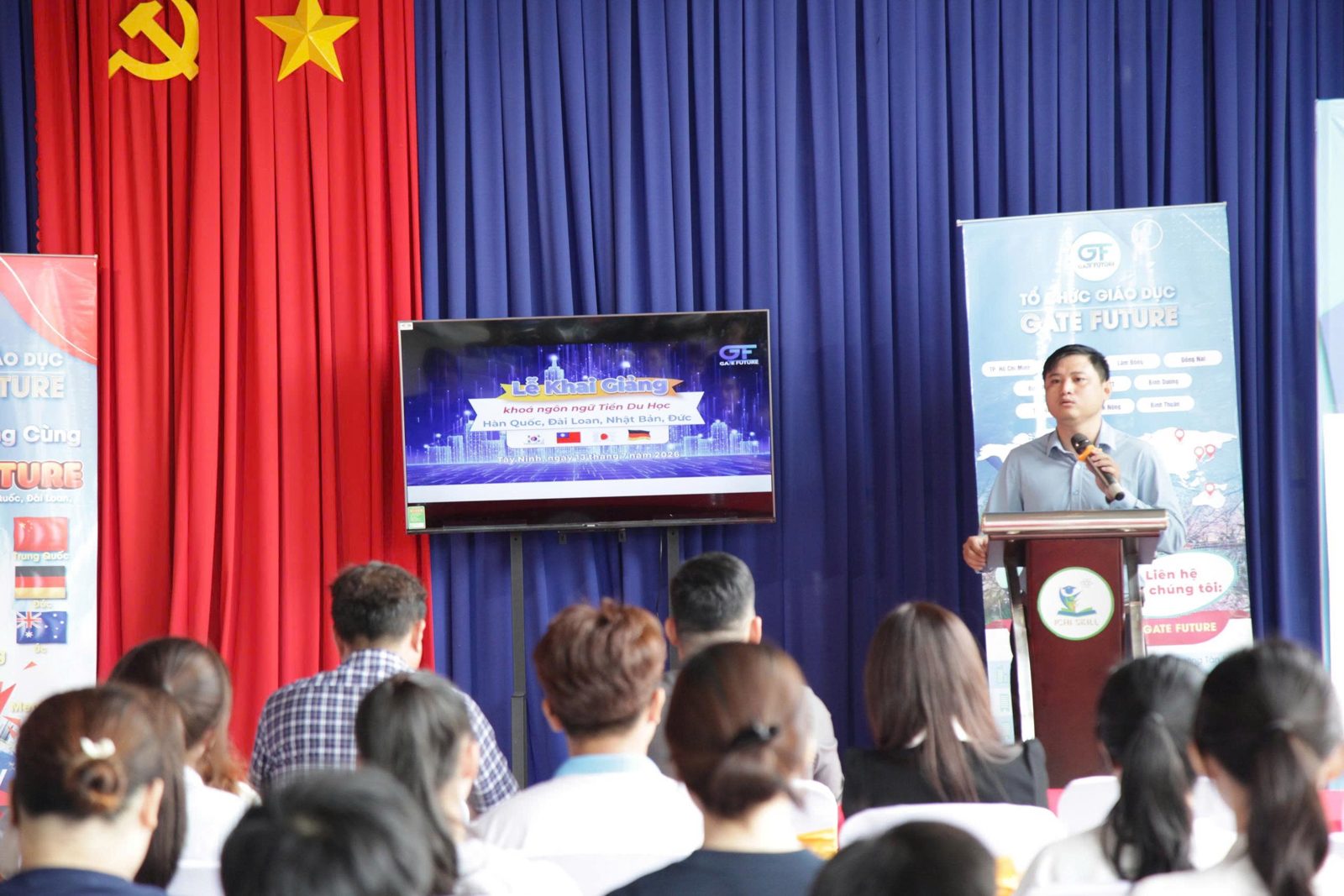 Phát biểu tại lễ khai giảng