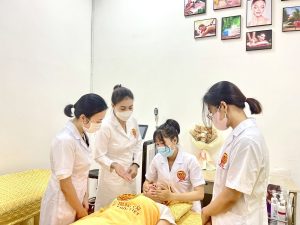 Một buổi thực hành chăm sóc da tại Khôi Việt