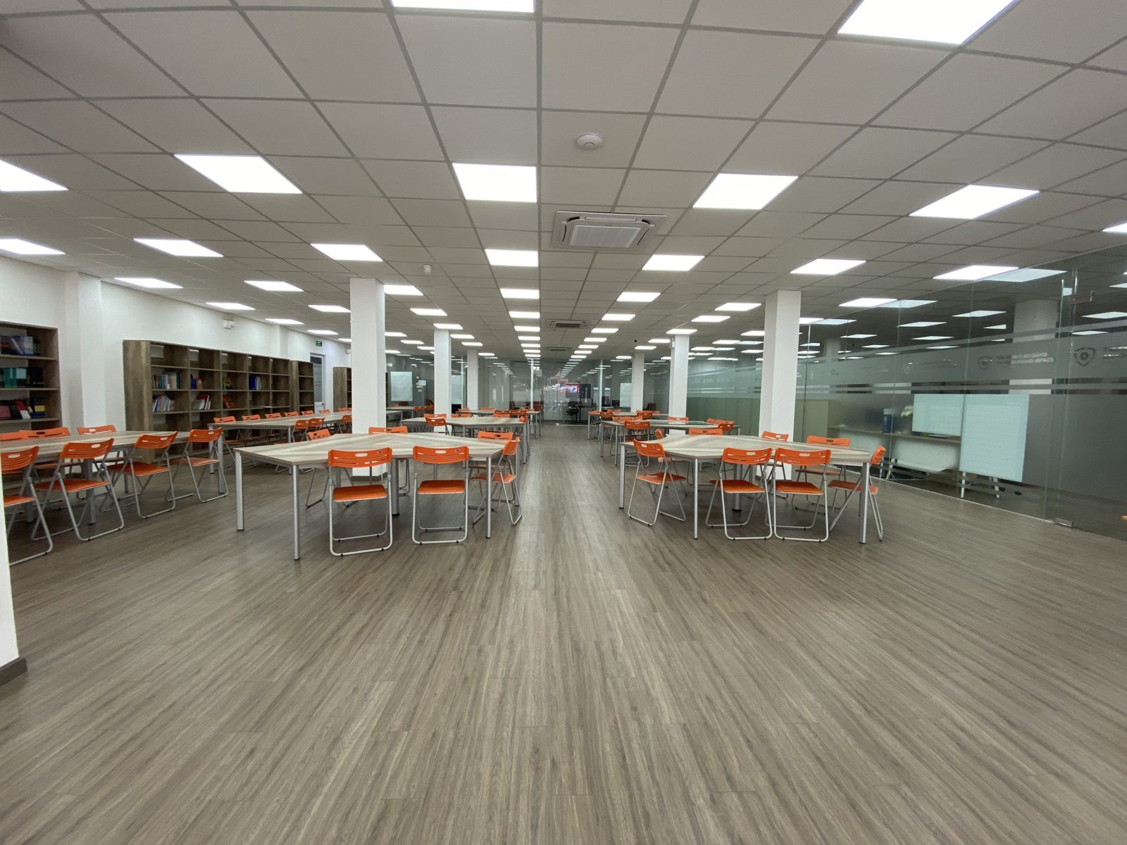 Thư viện tại Cao đẳng iSPACE